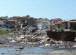Събарят незаконни постройки във варненския квартал "Максуда"