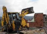 Събарят още пет незаконни къщи в Гърмен