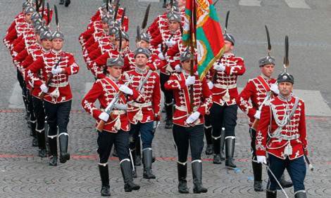 Правителството отпусна пари на гвардейците за спортно игрище