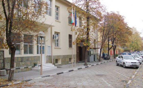 Общо 15 души са задържани при операцията в районните управления Първомай и Асеновград