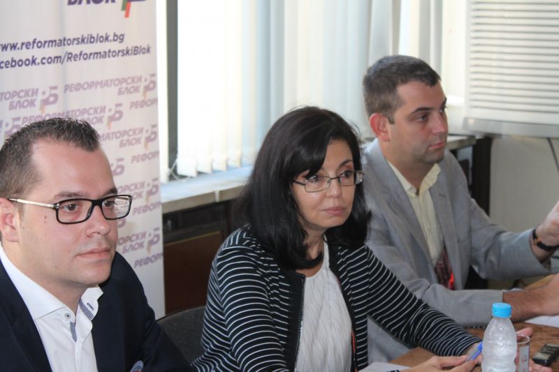 Кунева предупреди, че коалицията се клати заради АБВ