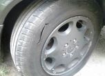 Нарязаха гумите на автомобила на общински съветник в Стара Загора