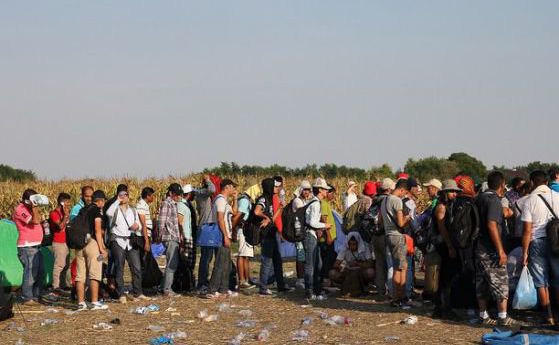 Унгария позволи на военните си да стрелят с гумени куршуми по бежанците