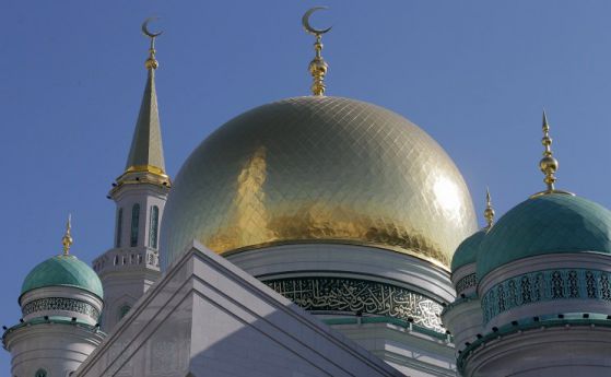 В Москва откриха най-голямата джамия в Европа, Ердоган хвали Путин