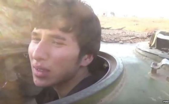 Непълнолетен терорист плаче преди самоубийствен атентат в Сирия