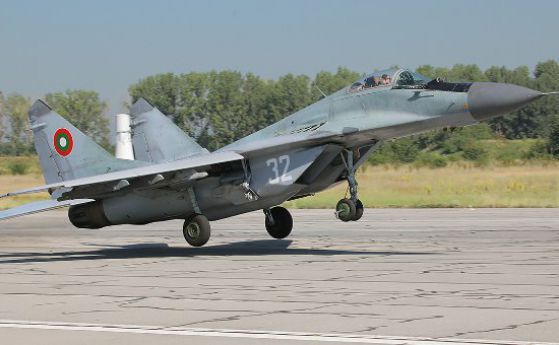 Българските ВВС тренират съвместно с полската бойна авиация