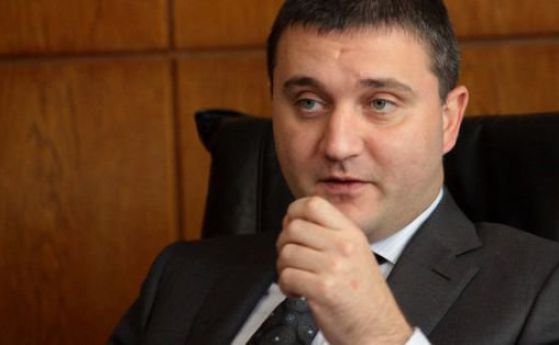 Горанов се скри от дебат за бъдещето на БДЖ