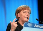 Меркел отхвърли призивите за ограничаване на достъпа на бежанци до страната