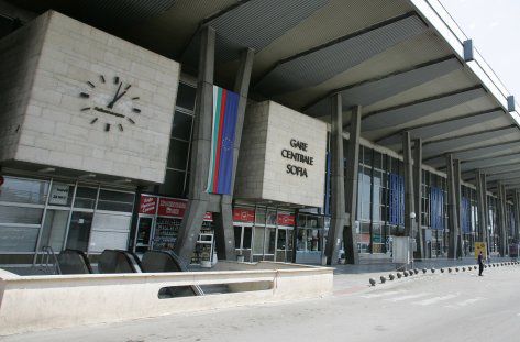 Без коли пред Централна гара почти до Коледа