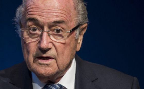 Отстраняват временно директора на ФИФА