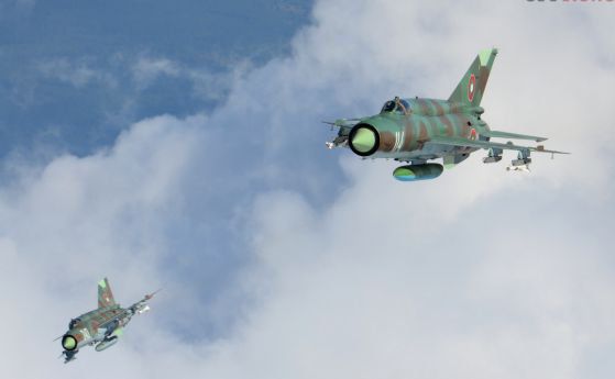 Българските ВВС отбелязват 103 години (видео)