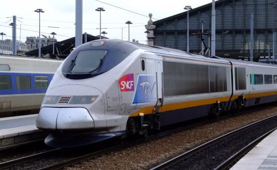 Френска железница отрече да е давала безплатни билети на бежанци