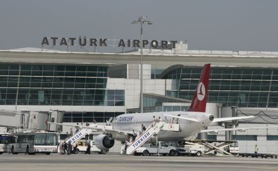 Британка се самоуби в Истанбул, след като изпусна полета си