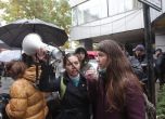 Над 50 на протест против събарянето на "Къщата с ягодите" (снимки)