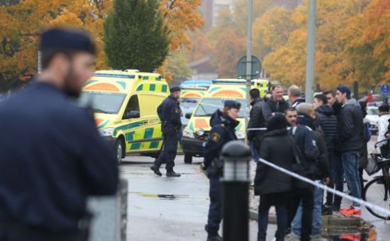 Мъж влезе със сабя в училище в Швеция, уби двама