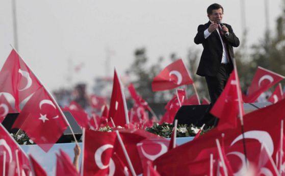 Премиерът Давутоглу ще намира невести за младите турци