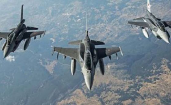 Турция удари ИДИЛ в Сирия от въздуха и по земя