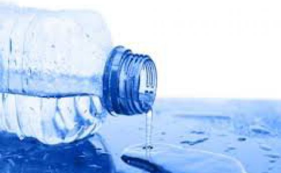 Дете на 9 г. си пийна водка от бутилка вода, продадена в магазин