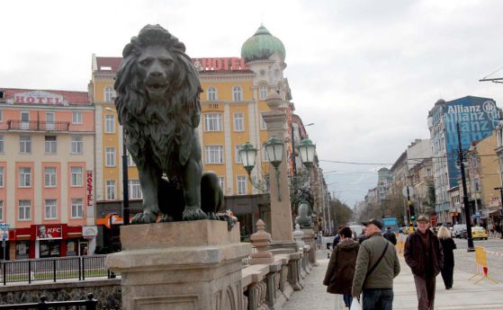Спад в цените на имотите в София заради мигрантите