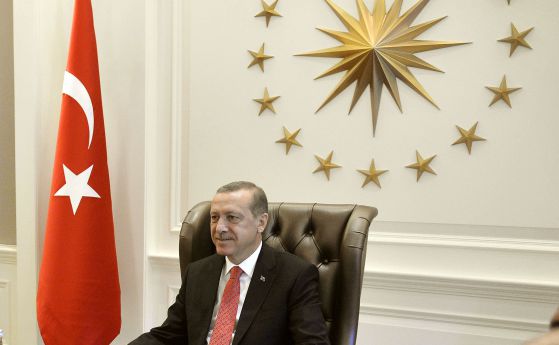 В деня на Ататюрк Ердоган поиска Турция да е президентска република