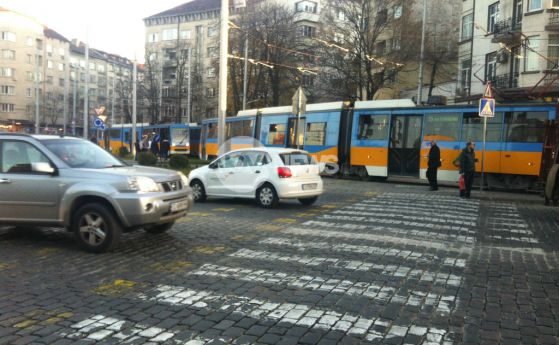 Трамваи се сблъскаха на "Руски паметник"