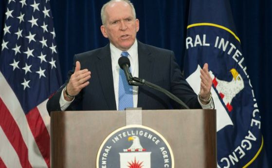 Шефът на ЦРУ обвинява Сноудън за успеха на атентатите в Париж