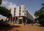 Заложници и стрелба в хотел в Мали (обновена)