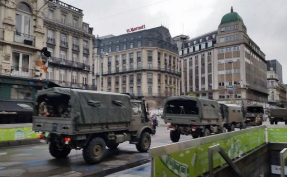 Брюксел заприлича на военна база (снимки)
