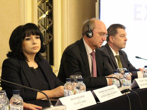 Обмислят отделни цени на тока за бедните