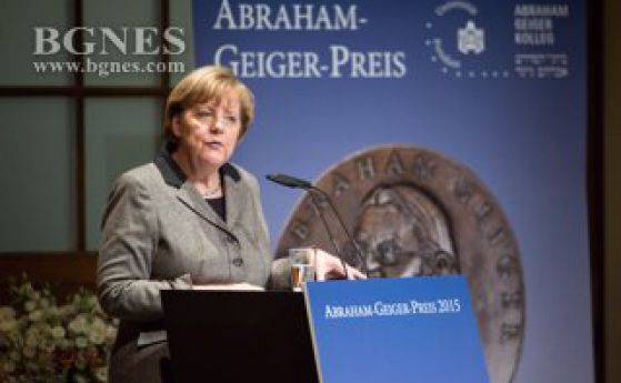 Меркел иска "драстично намаляване" на бежанците в Германия