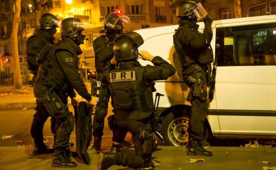 Френската полиция арестува заподозрян за атентатите в Париж