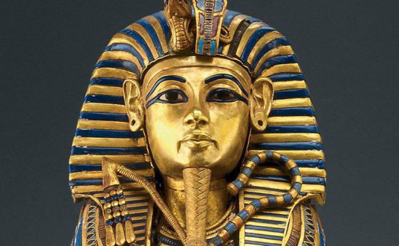 Златната маска на Тутанкамон отново на показ след реставрация