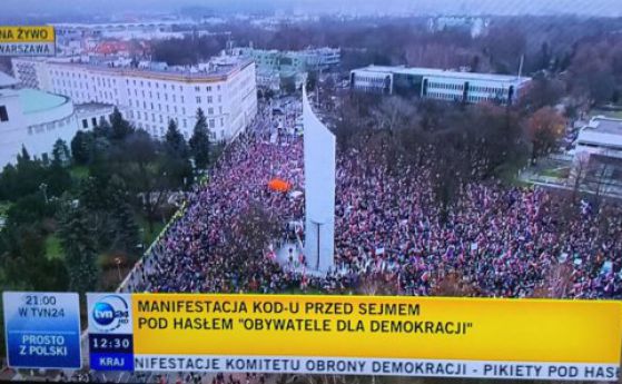 Масови антиправителствени протести в Полша