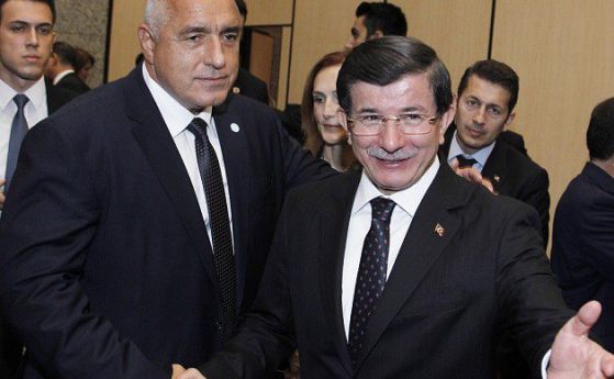 Ахмет Давутоглу поискал от Борисов да подкрепи Местан в скандала в ДПС