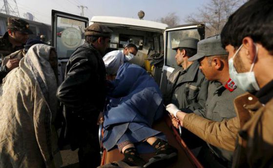 Самоубийствен атентат е извършен край летище Кабул