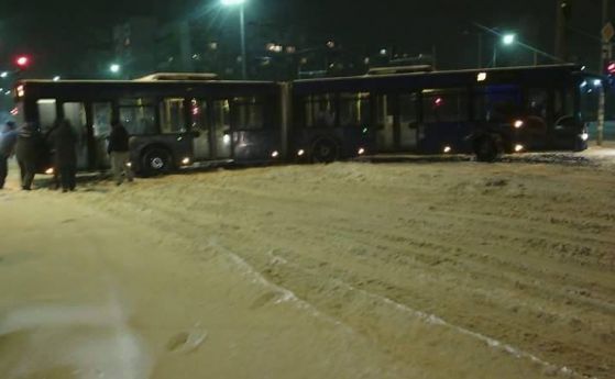 Община Бургас поряза снегопочистващите фирми