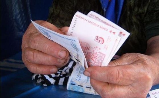72-годишна жена даде 10 хил. лв. на телефонни измамници