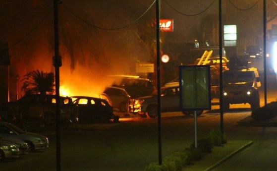 Джихадисти атакуваха хотел в Буркина Фасо, има 10 убити