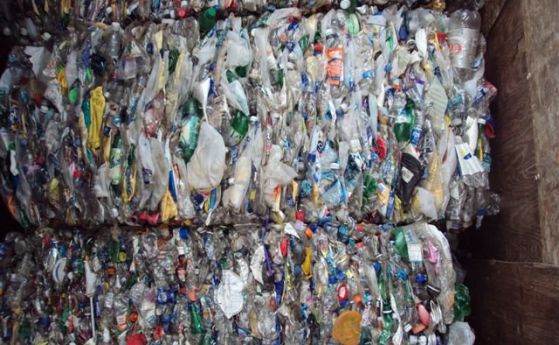 Пластмасата в океаните ще е повече от рибата през 2050 г.