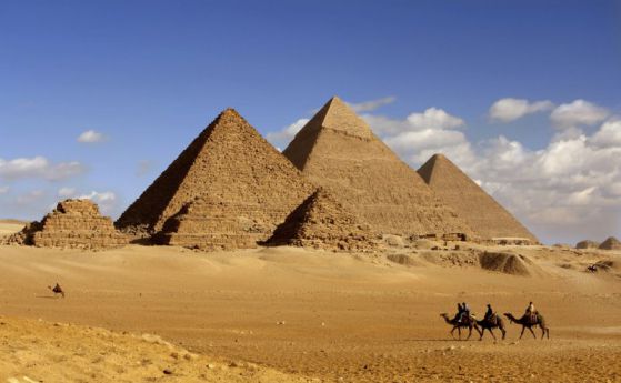 Взрив до пирамидите в Гиза уби трима полицаи