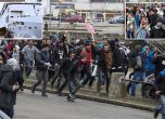Мигранти щурмуваха ферибот в Кале