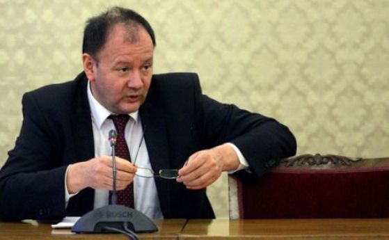 Миков: Искането за оставка на ВСС е груба намеса в независимата съдебна власт