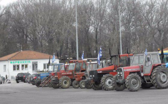 Гръцки фермери отново блокираха границата