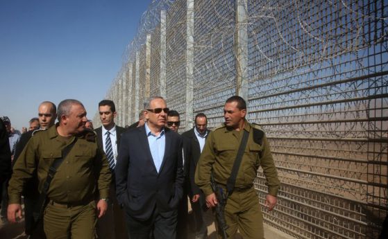 Израел вдига ограда по цялата си граница