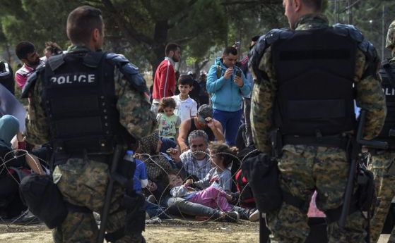 ЕС може да изключи временно Гърция от Шенген, ако не спре мигрантите