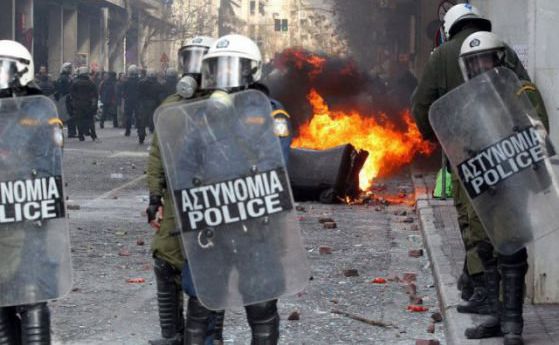 Гръцки фермери готвят обсада на парламента в Атина