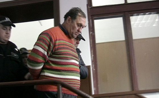 Съдът остави Иван Евстатиев в ареста