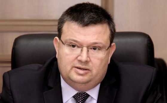 Не са унищожени доказателства за аферата "КТБ", твърди Цацаров