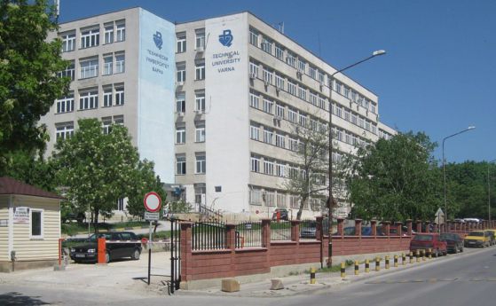 Маскирани опитаха да оберат банкомат в Техническия университет във Варна
