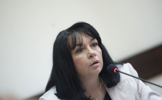 Министър Петкова спря поръчката за охрана на „Марица-изток“ за 30 млн. лв.